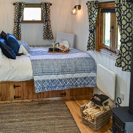 Keldholme Shepherds Hut *